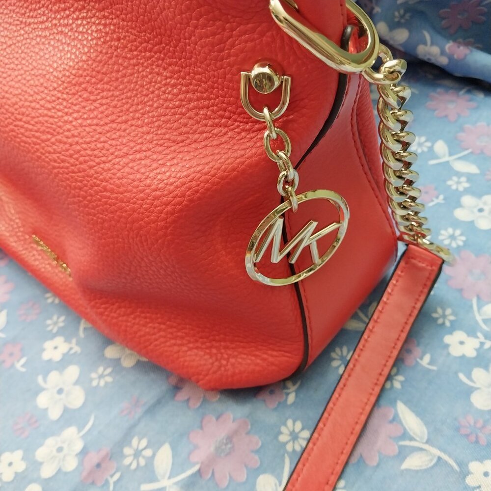 3468 Michael Kors Shoulder bag, 11.5" X 9" X 4". - Picture 3 of 13